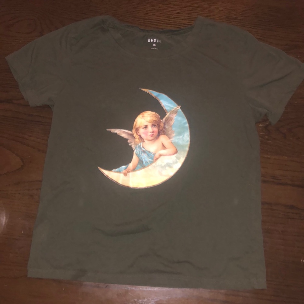 Green tee shirt SHEIN with graphic angel design